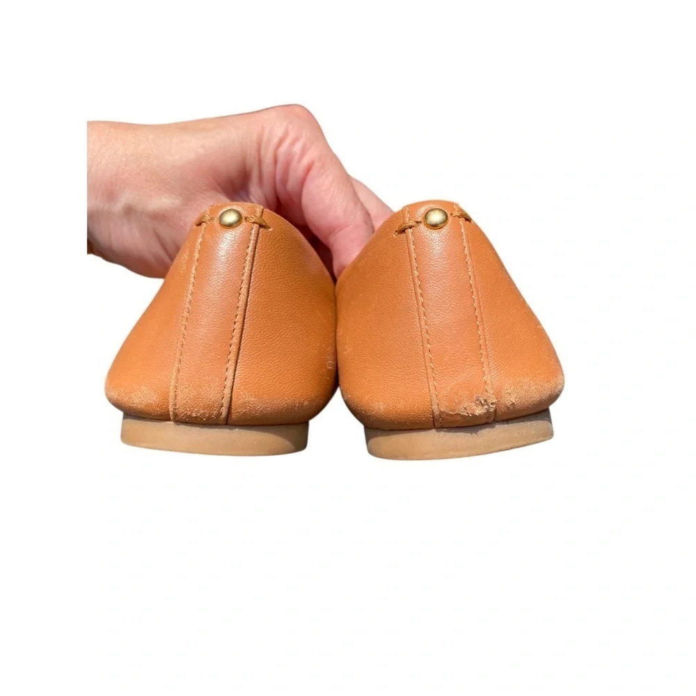 Tory Burch Tan Leather Flats Sleek Minimalist Design size 7.5
